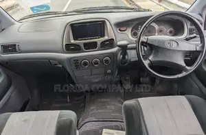 Toyota Noah 2001