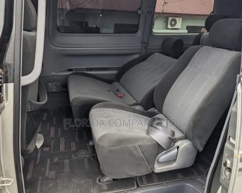Toyota Noah 2001