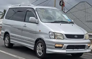 Toyota Noah 2001