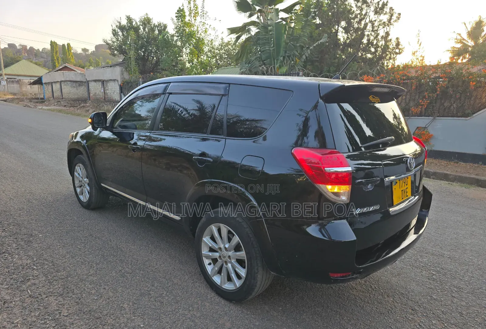 Toyota Vanguard 2011 Black