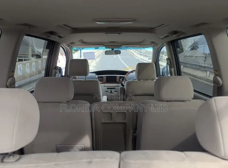 Toyota Noah 2006 Blue