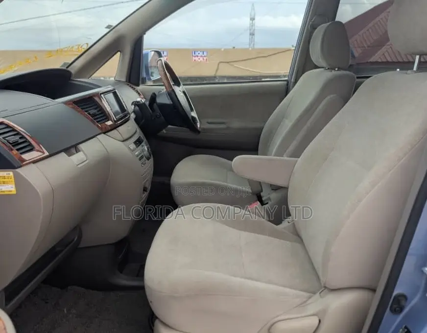 Toyota Noah 2006 Blue