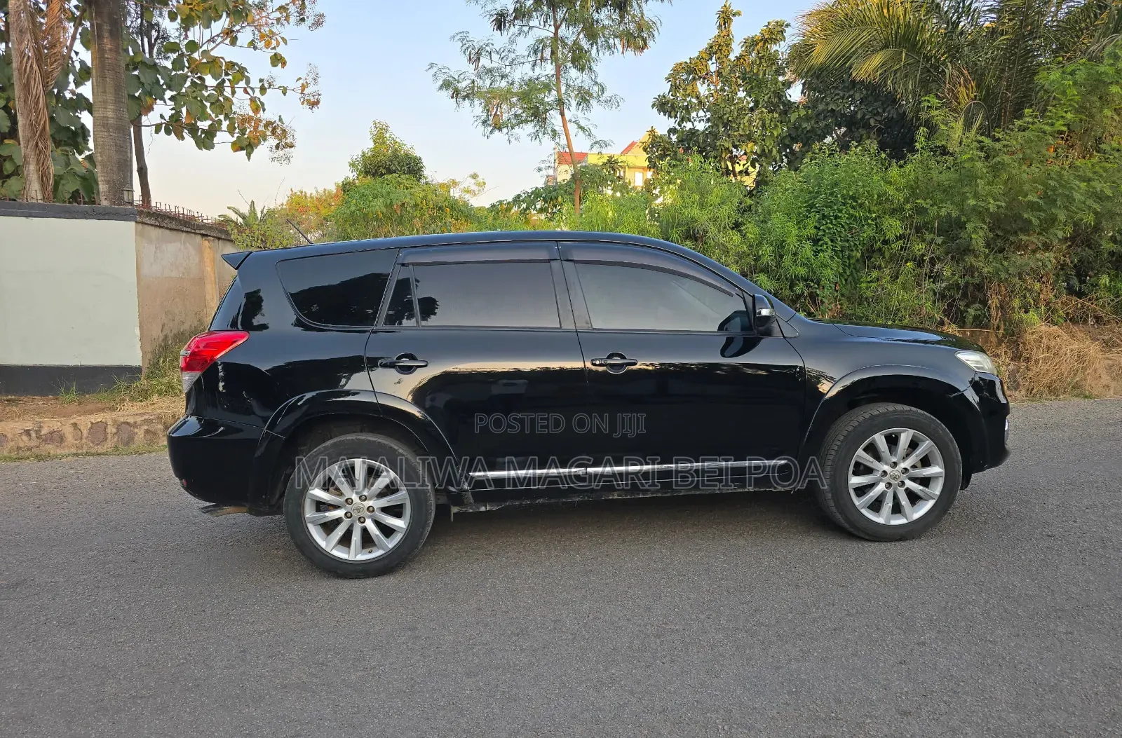Toyota Vanguard 2011 Black