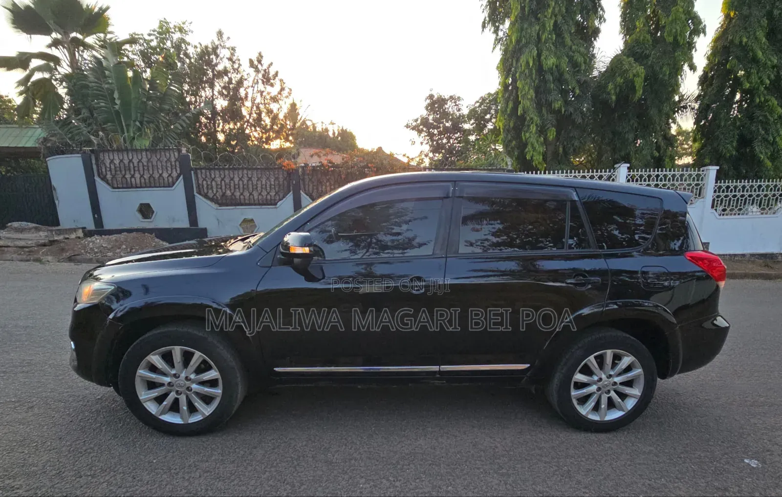 Toyota Vanguard 2011 Black