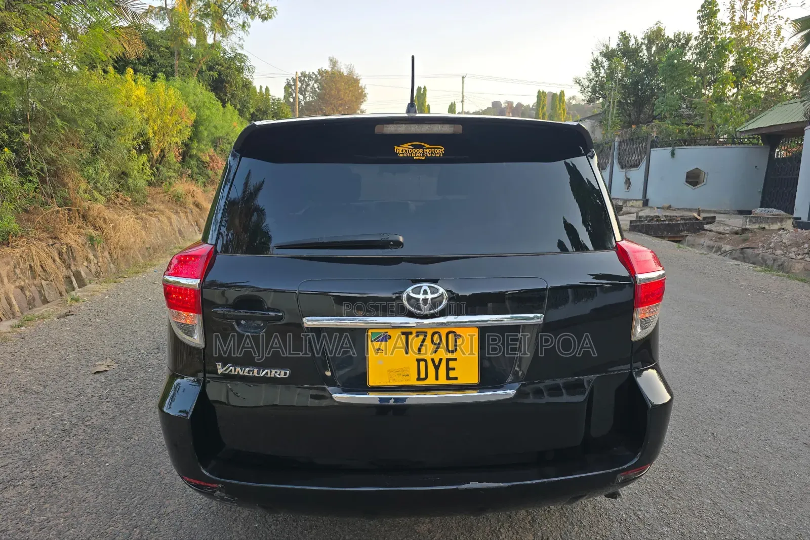 Toyota Vanguard 2011 Black