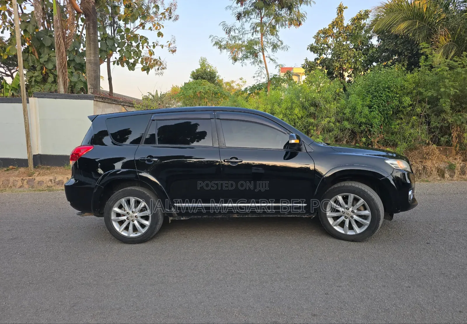 Toyota Vanguard 2011 Black