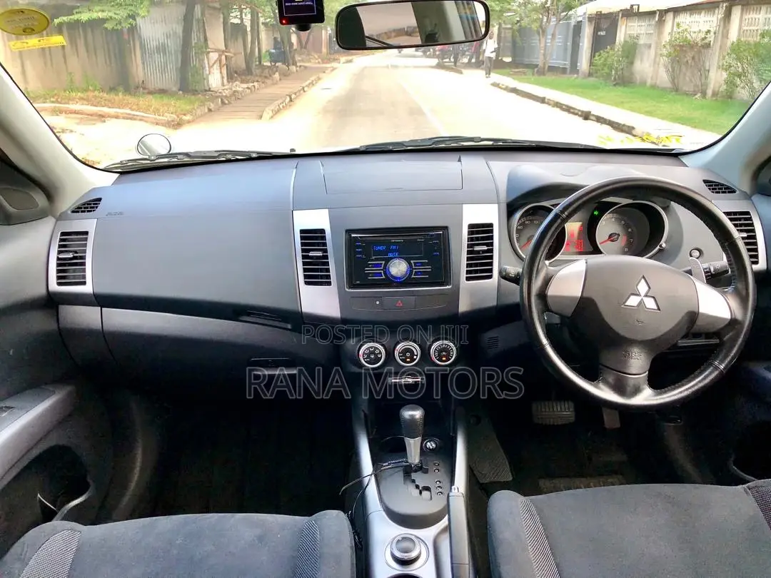 Mitsubishi Outlander 2009 Silver