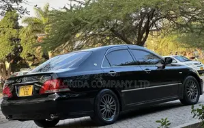 Toyota Crown 2004 Black