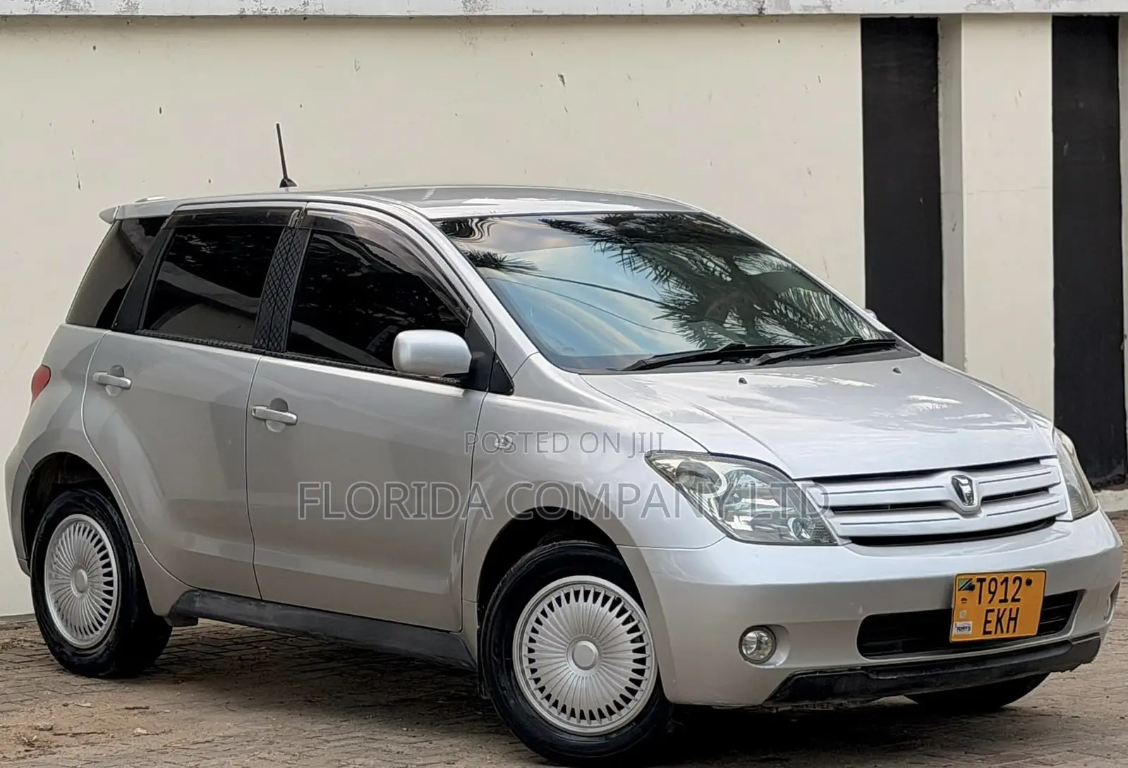 Toyota IST 2004