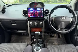 Toyota IST 2004
