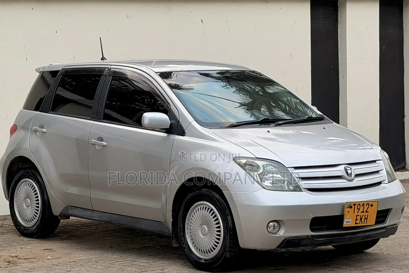 Toyota IST 2004