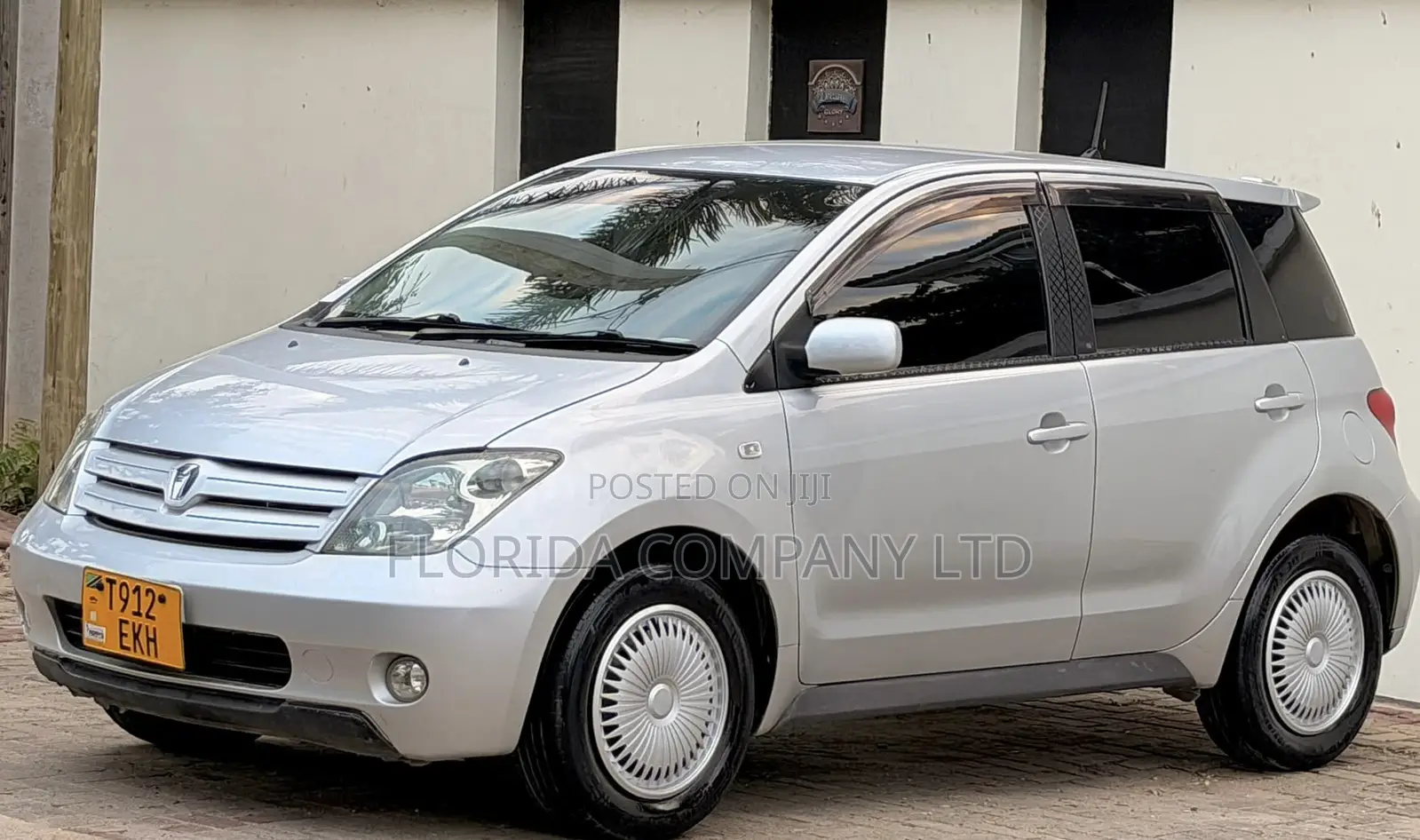 Toyota IST 2004