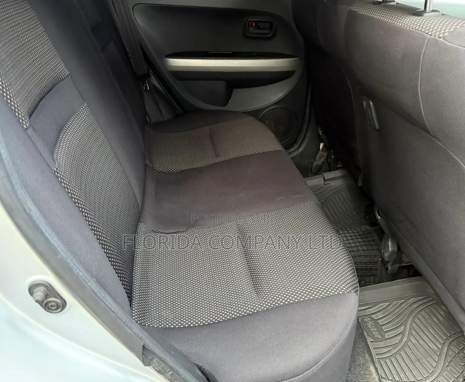 Toyota IST 2004