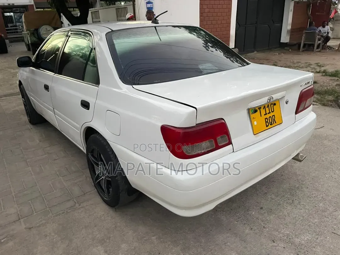 Toyota Carina 2001 White