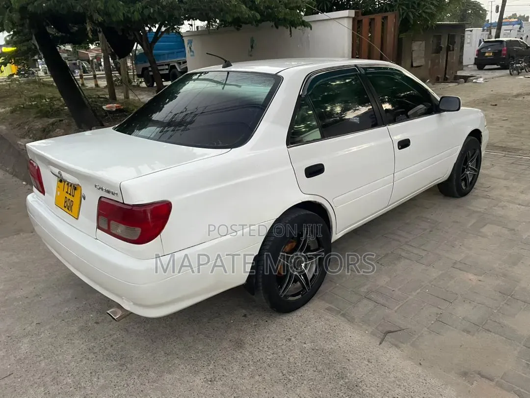 Toyota Carina 2001 White