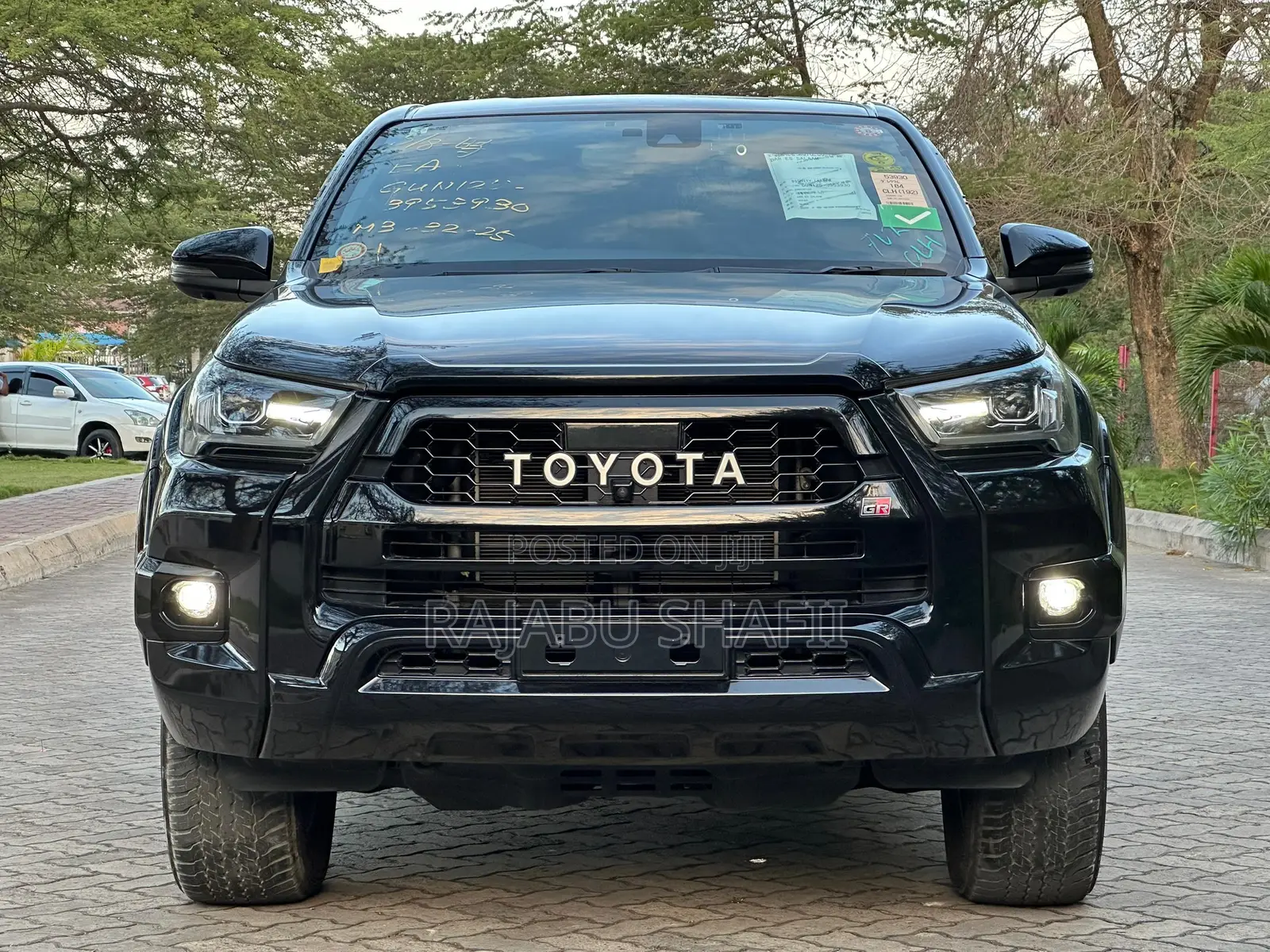 Toyota Hilux 2024 Black