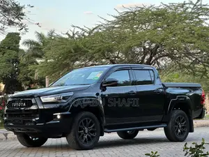 Toyota Hilux 2024 Black