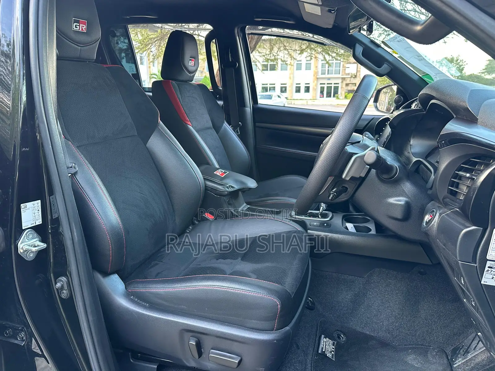 Toyota Hilux 2024 Black
