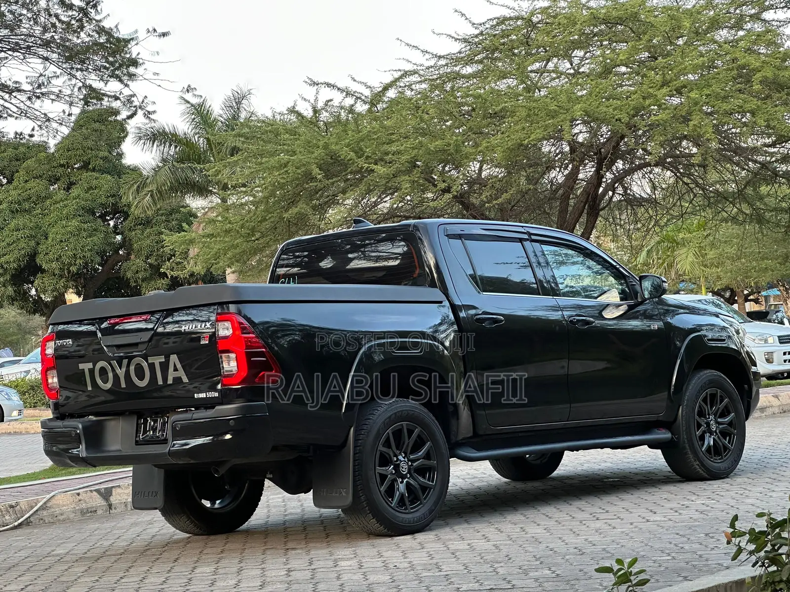 Toyota Hilux 2024 Black
