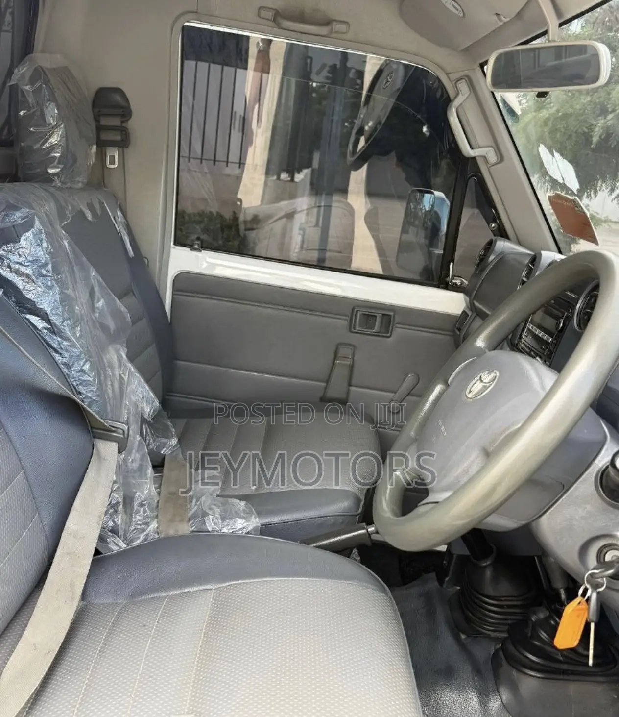 Toyota Land Cruiser 2013 White