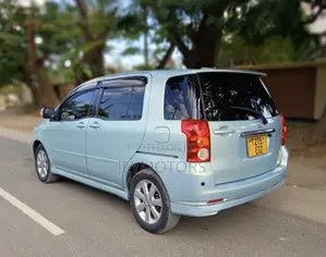 Toyota Raum 2006 Silver