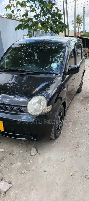 Toyota Sienta 2005 Black