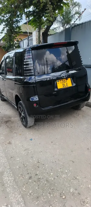Toyota Sienta 2005 Black