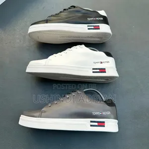 Tommy Sneakers