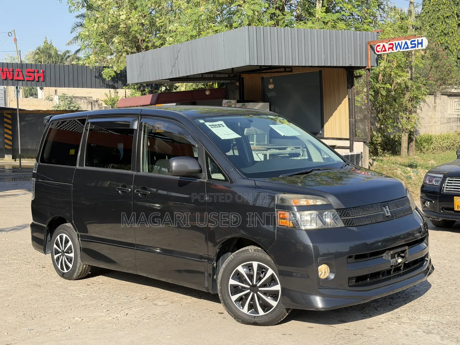 Toyota Voxy 2004 Gray