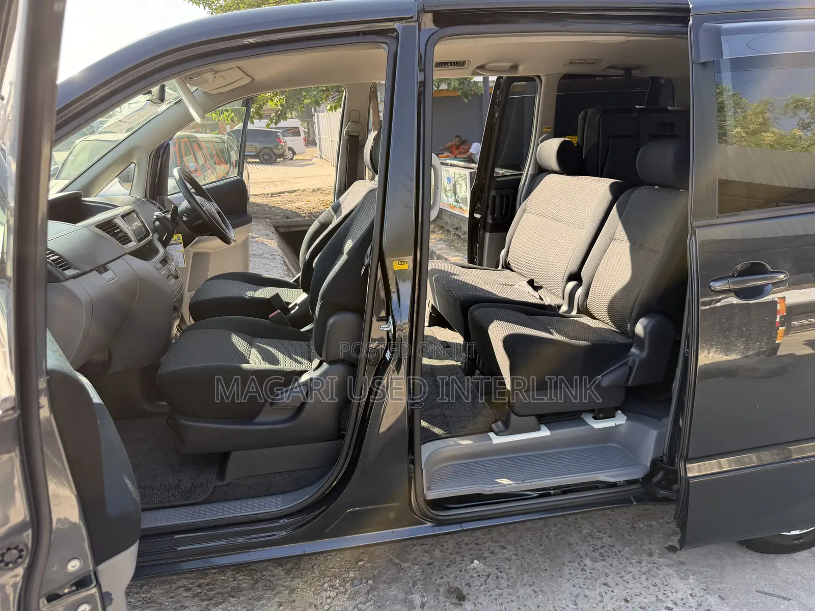 Toyota Voxy 2004 Gray