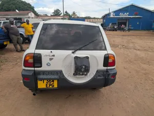 Toyota RAV4 1997 White