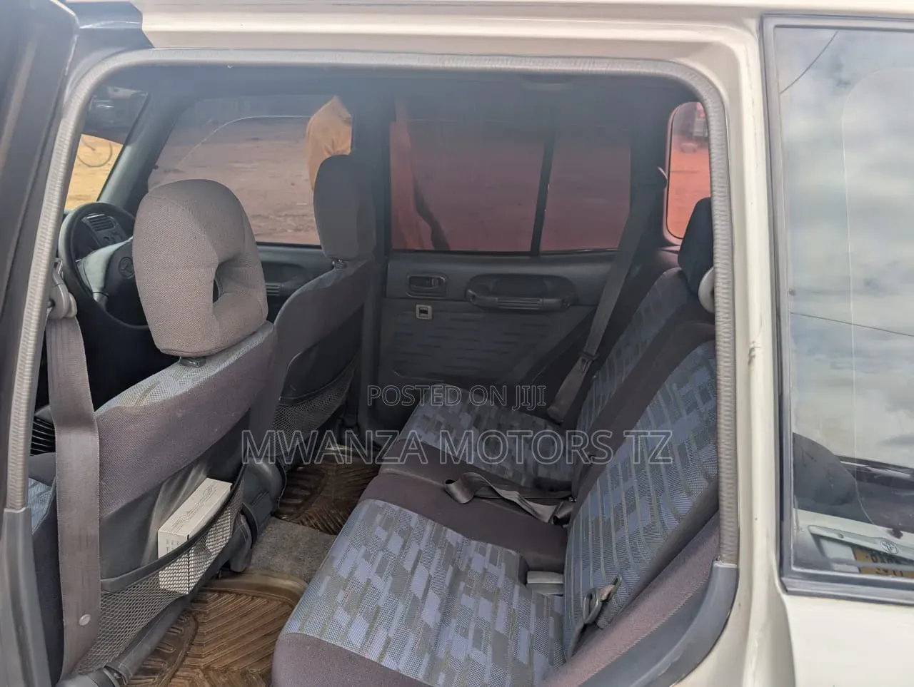 Toyota RAV4 1997 White