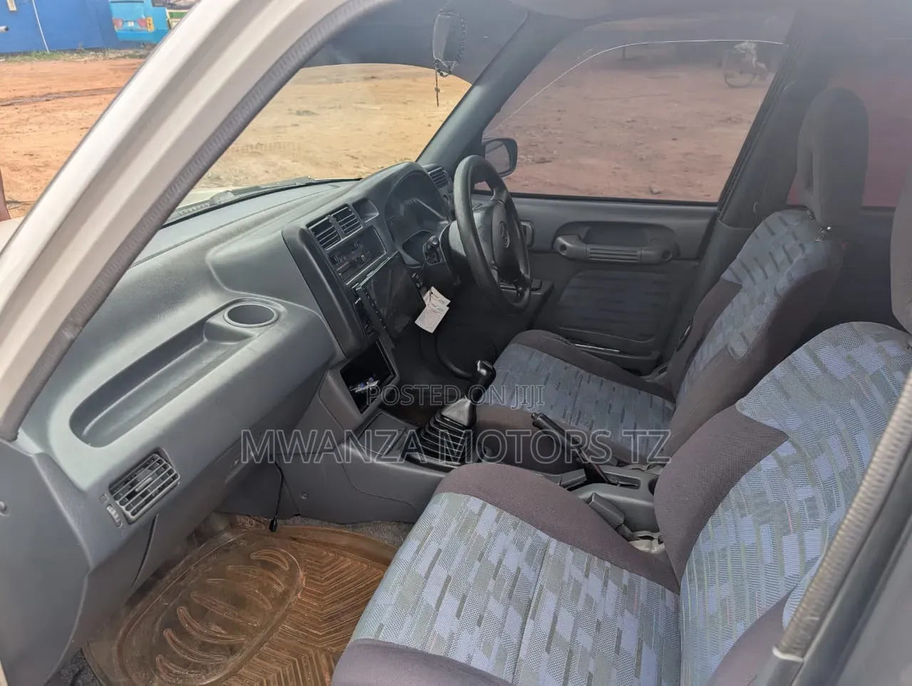Toyota RAV4 1997 White