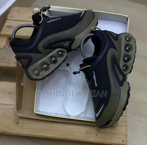 Puma Sneakers