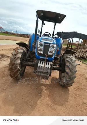 Tractor New Hooland