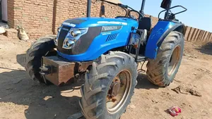 Tractor New Hooland