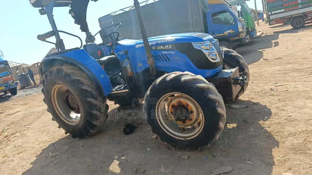 Tractor New Hooland