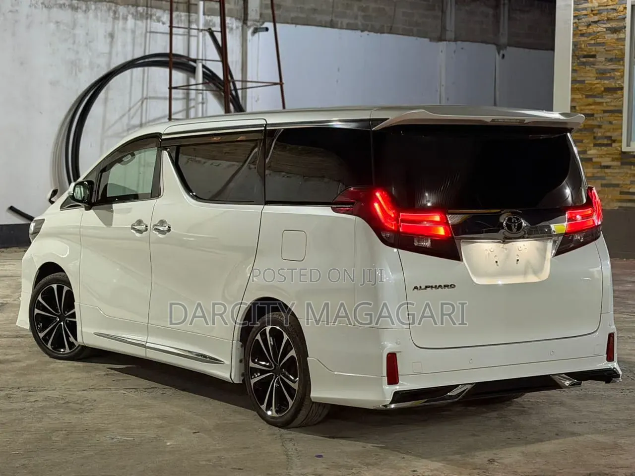Toyota Alphard 2017 White
