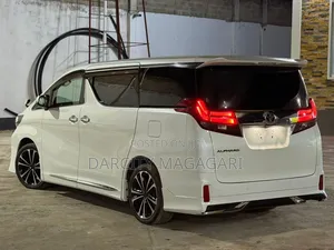 Toyota Alphard 2017 White