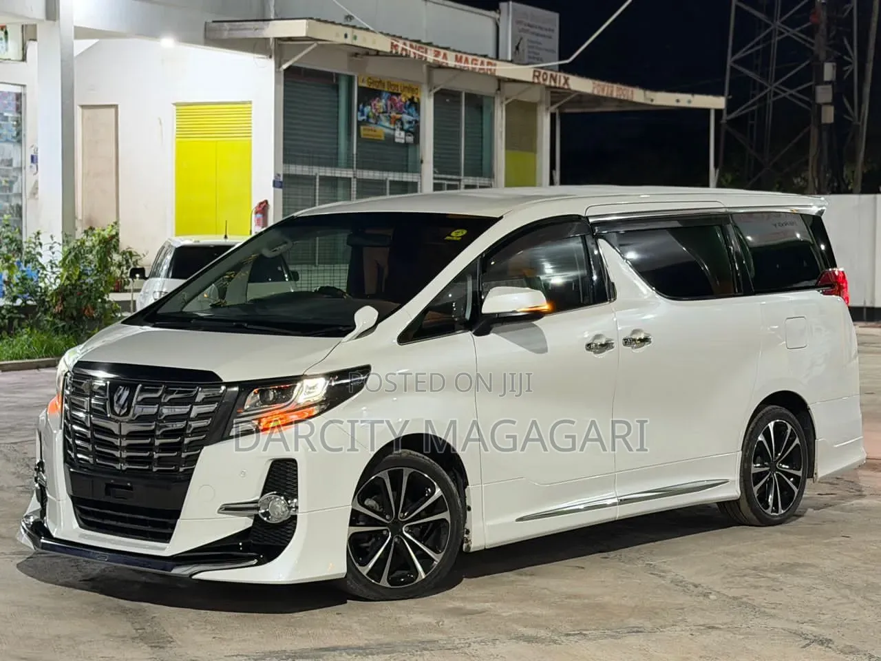 Toyota Alphard 2017 White