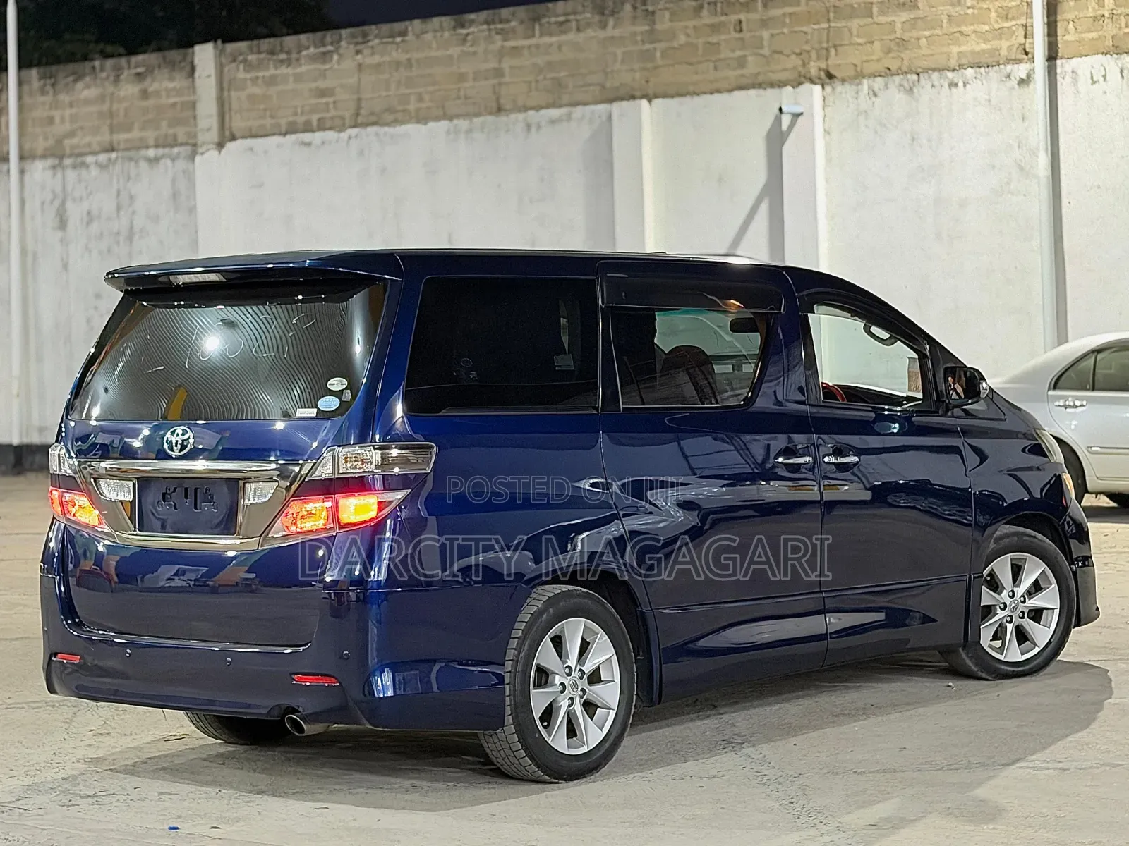 Toyota Alphard 2010 Blue