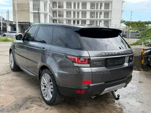 Land Rover Range Rover Sport HSE 4dr SUV 4WD (3.0L 6cyl S/C 8A) 2015