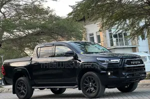 Toyota Hilux 2024 Black