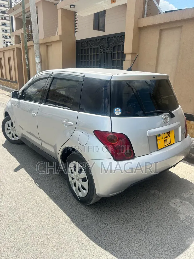 Toyota IST 2003 Silver