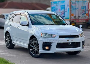 Mitsubishi Outlander 2012 White