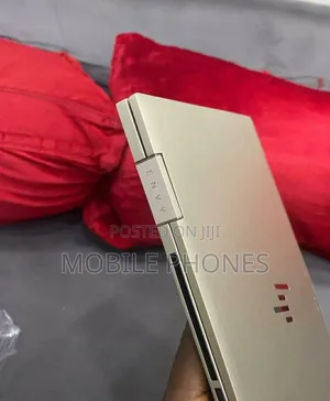 New Laptop HP Envy X360 8GB Intel Core i5 SSD 512GB