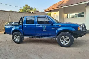 Nissan Hardbody 1992 Blue