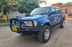 Nissan Hardbody 1992 Blue