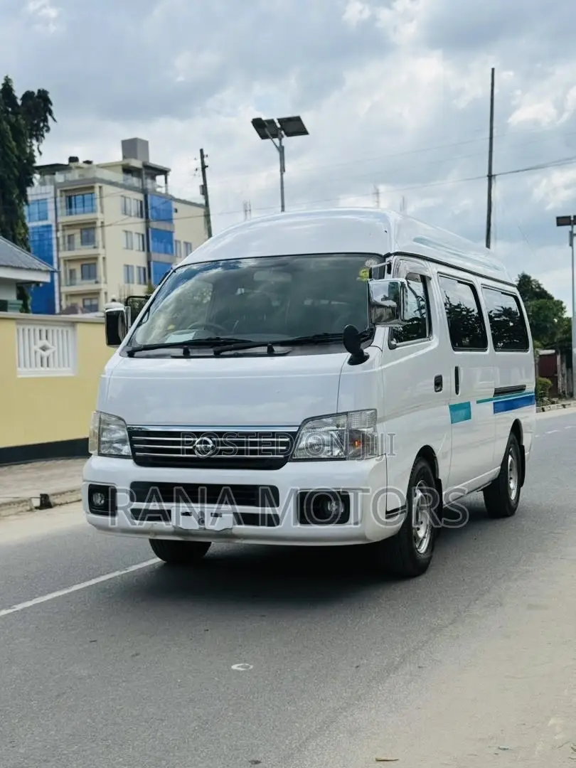 Nissan Caravan (Urvan) 2005 White