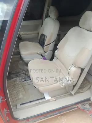 Toyota Porte 2005 Red
